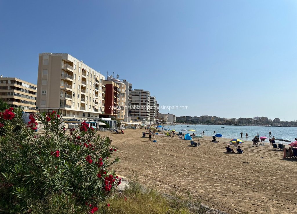 Resale - Apartment - Torrevieja - Centro