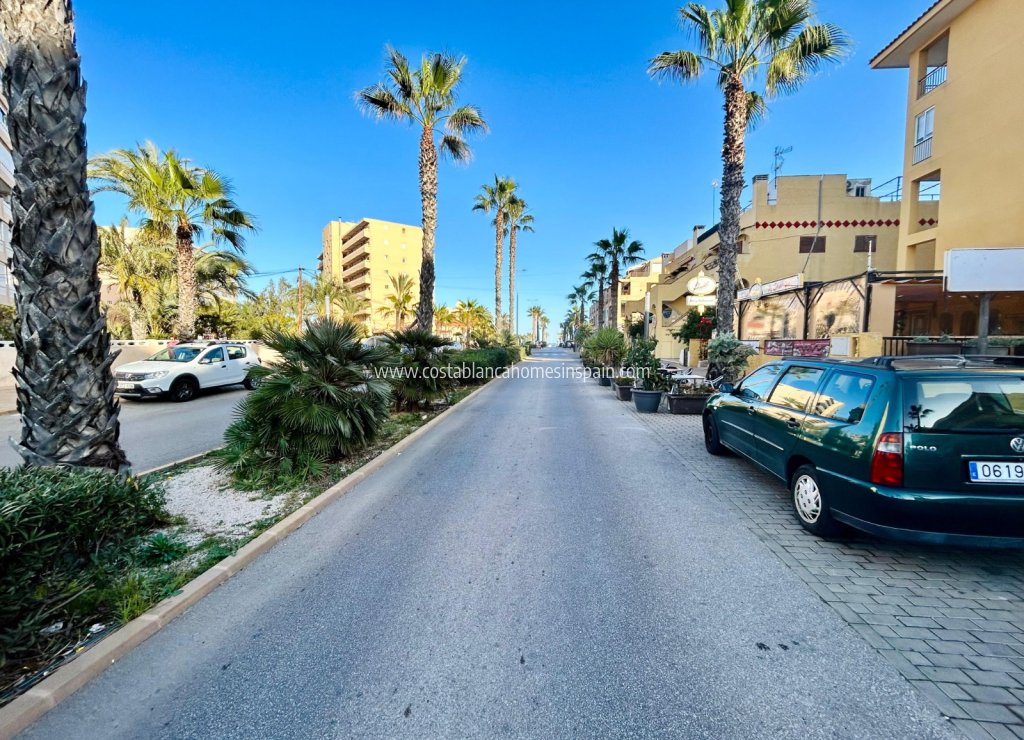 Resale - Apartment - Torrevieja - La Mata