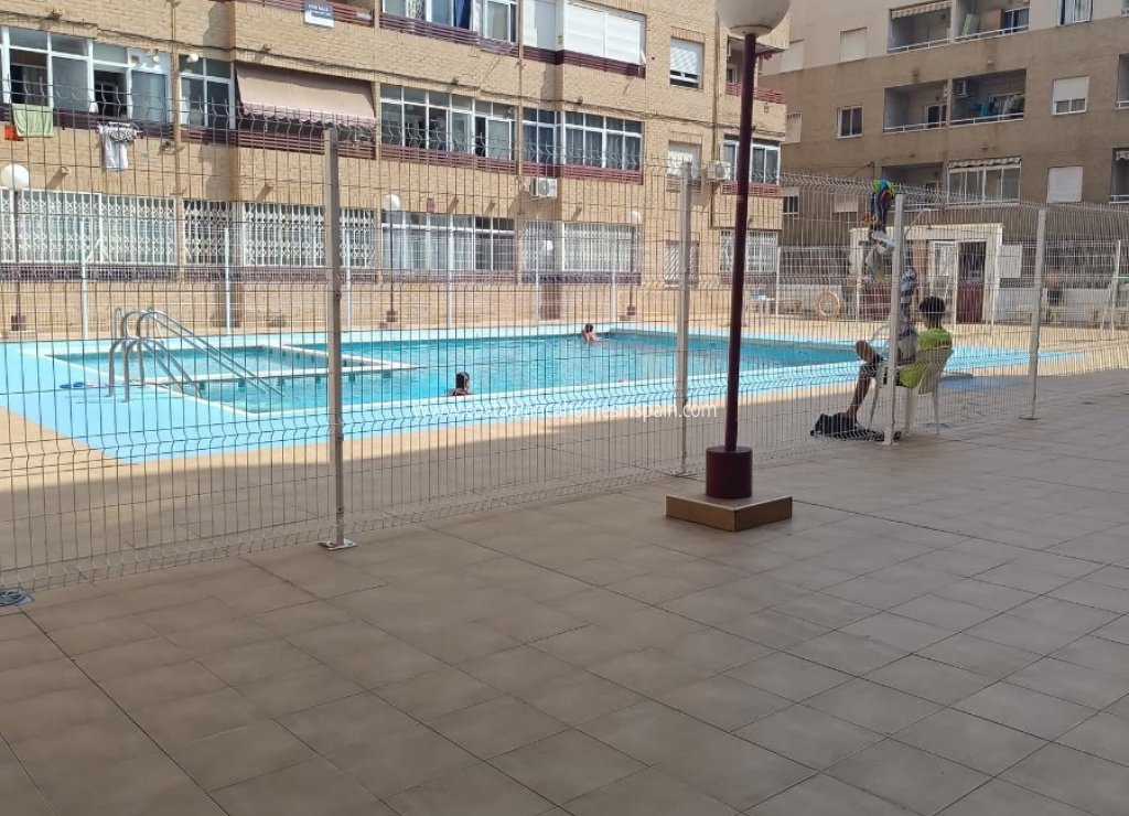 Resale - Apartment - Torrevieja - Playa de los Locos