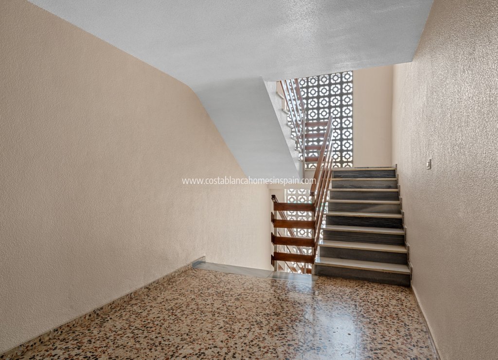 Resale - Apartment - Torrevieja - Punta Prima