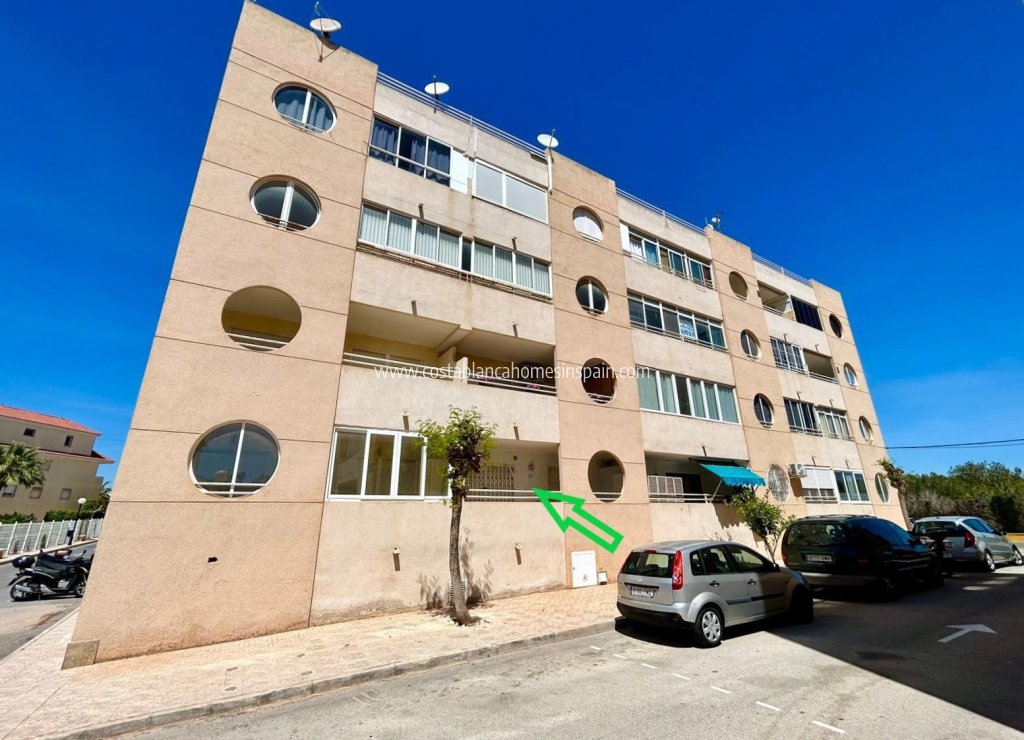Resale - Apartment - Torrevieja - Urbanización San Luis