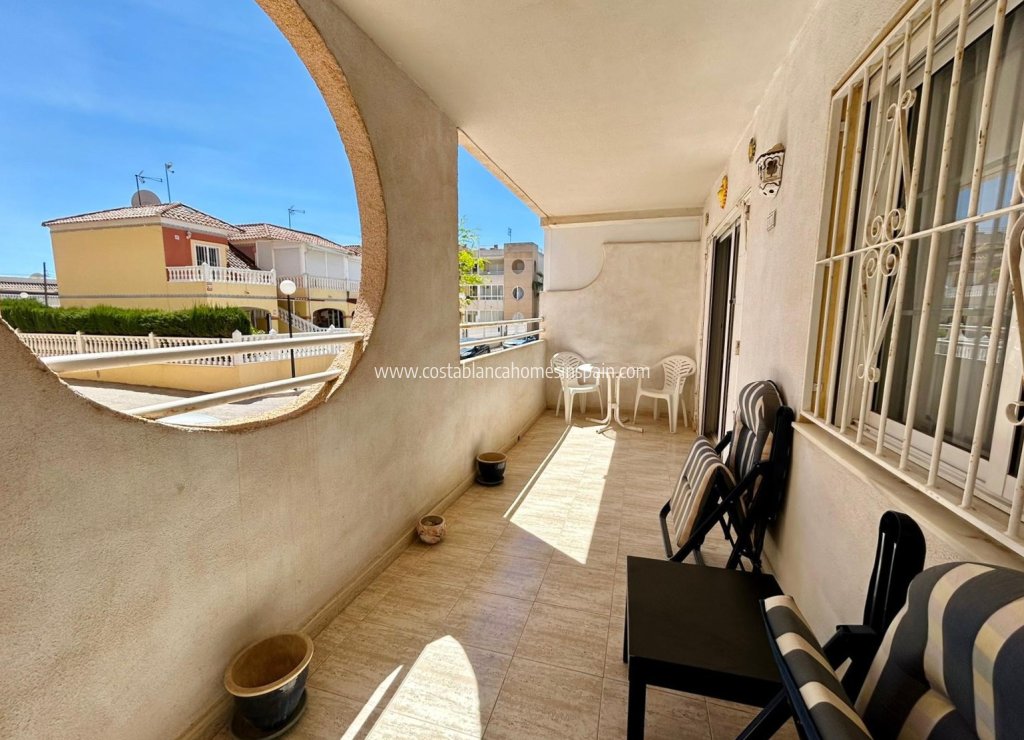 Resale - Apartment - Torrevieja - Urbanización San Luis