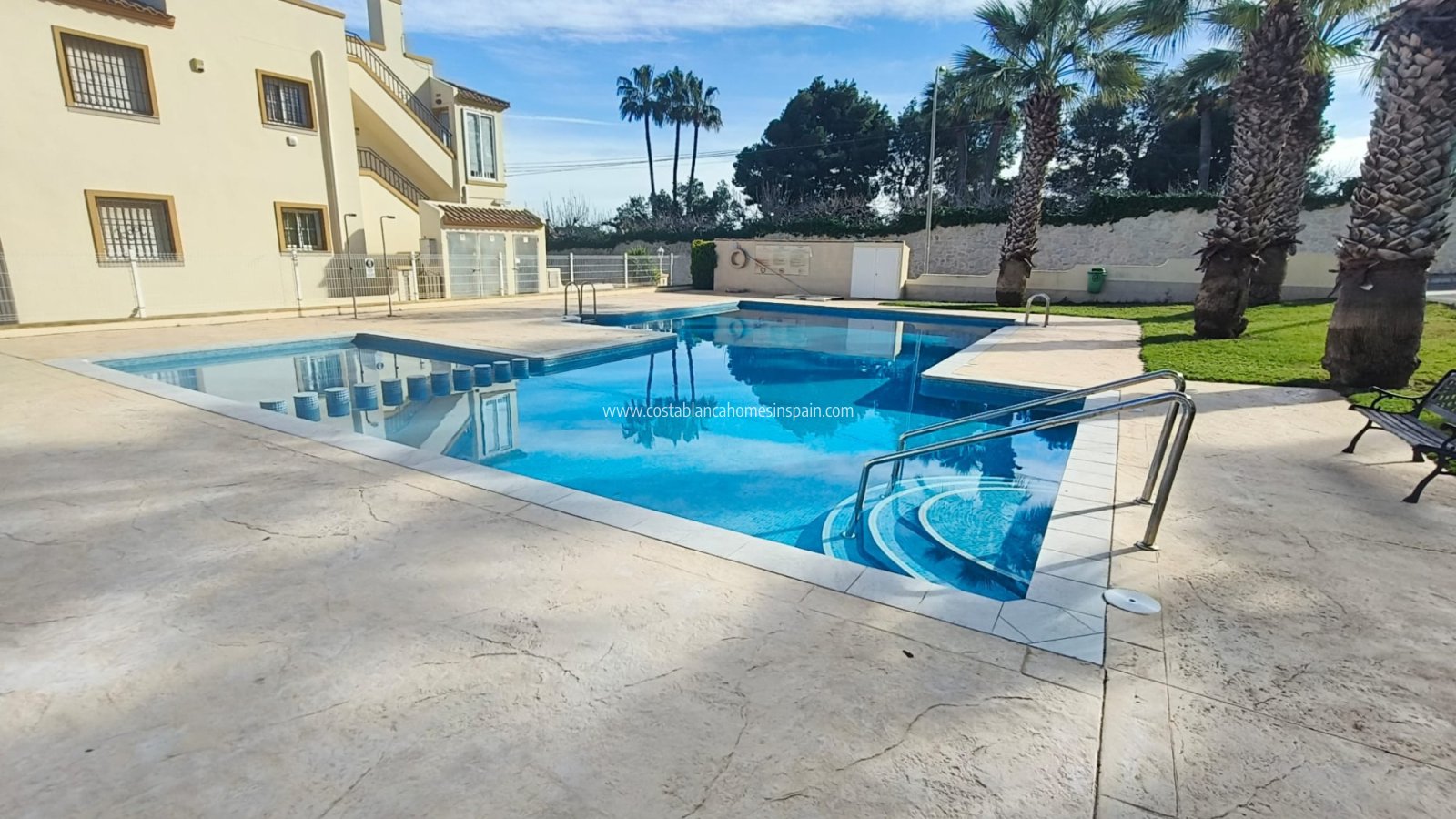 Resale - Apartment - Villamartin - Costa Blanca South