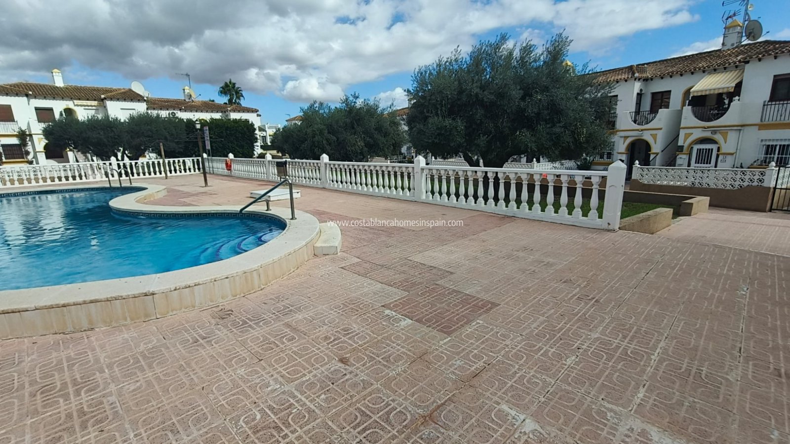 Resale - Apartment - Villamartin - Orihuela Costa