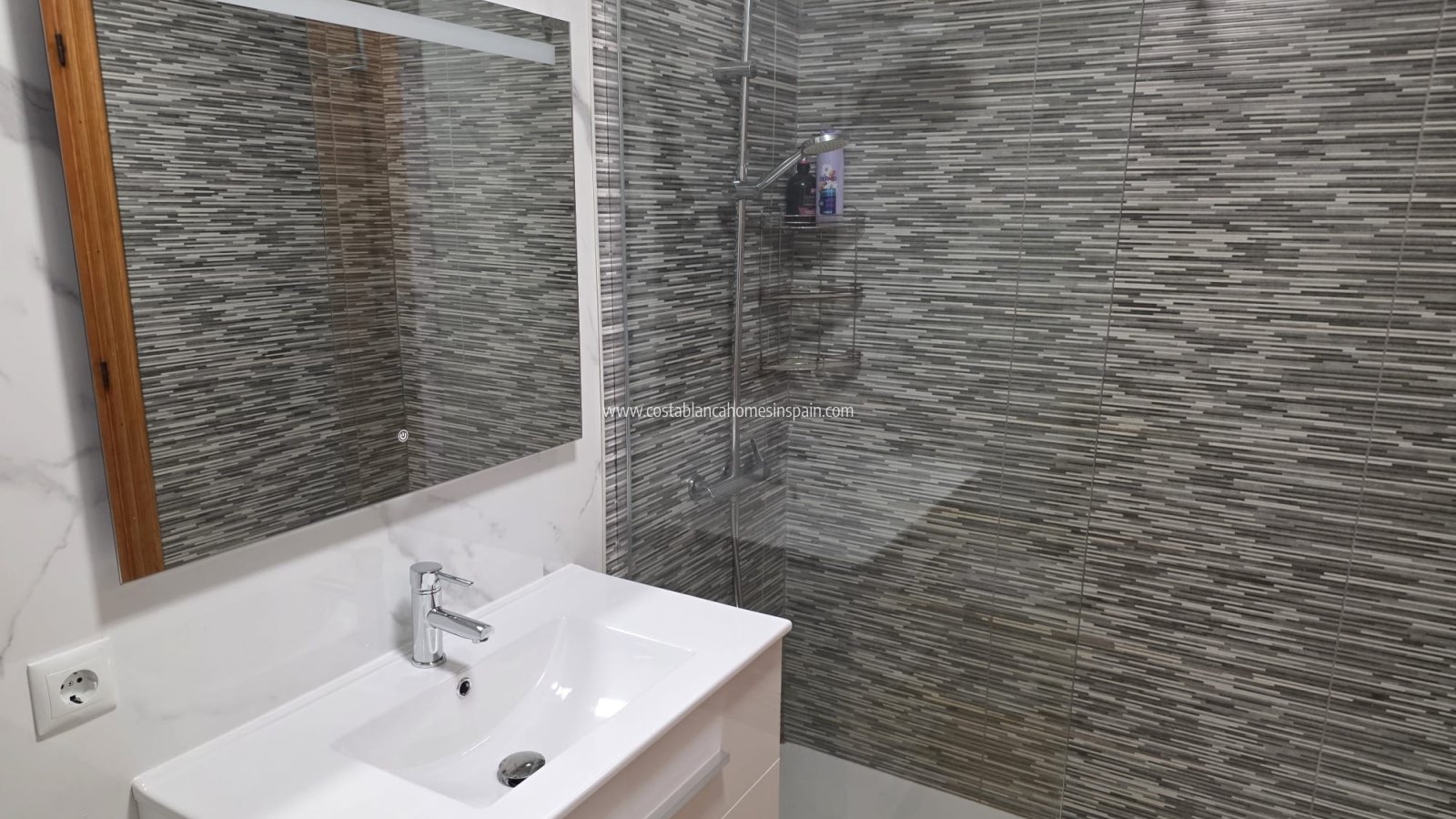 Resale - Apartment - Villamartin