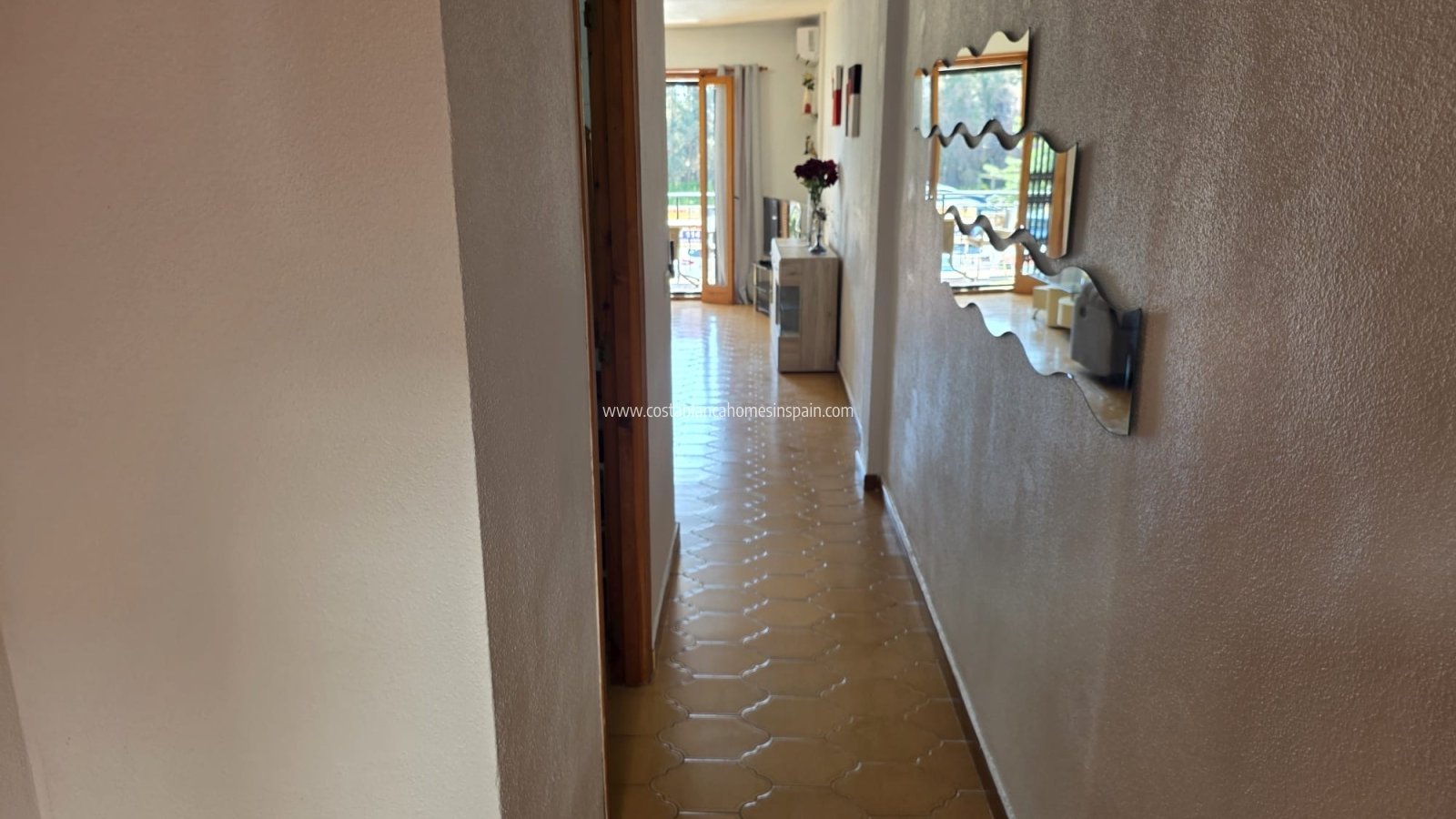 Resale - Apartment - Villamartin