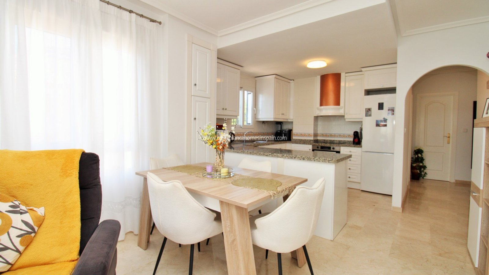 Resale - Apartment - Villamartin