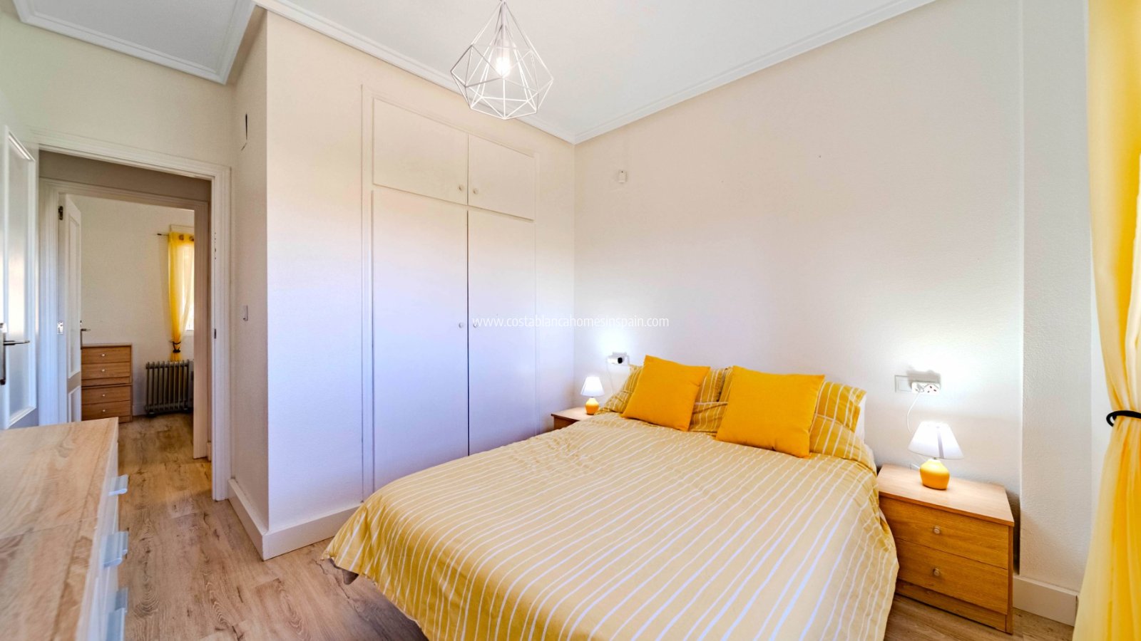 Resale - Apartment - Villamartin