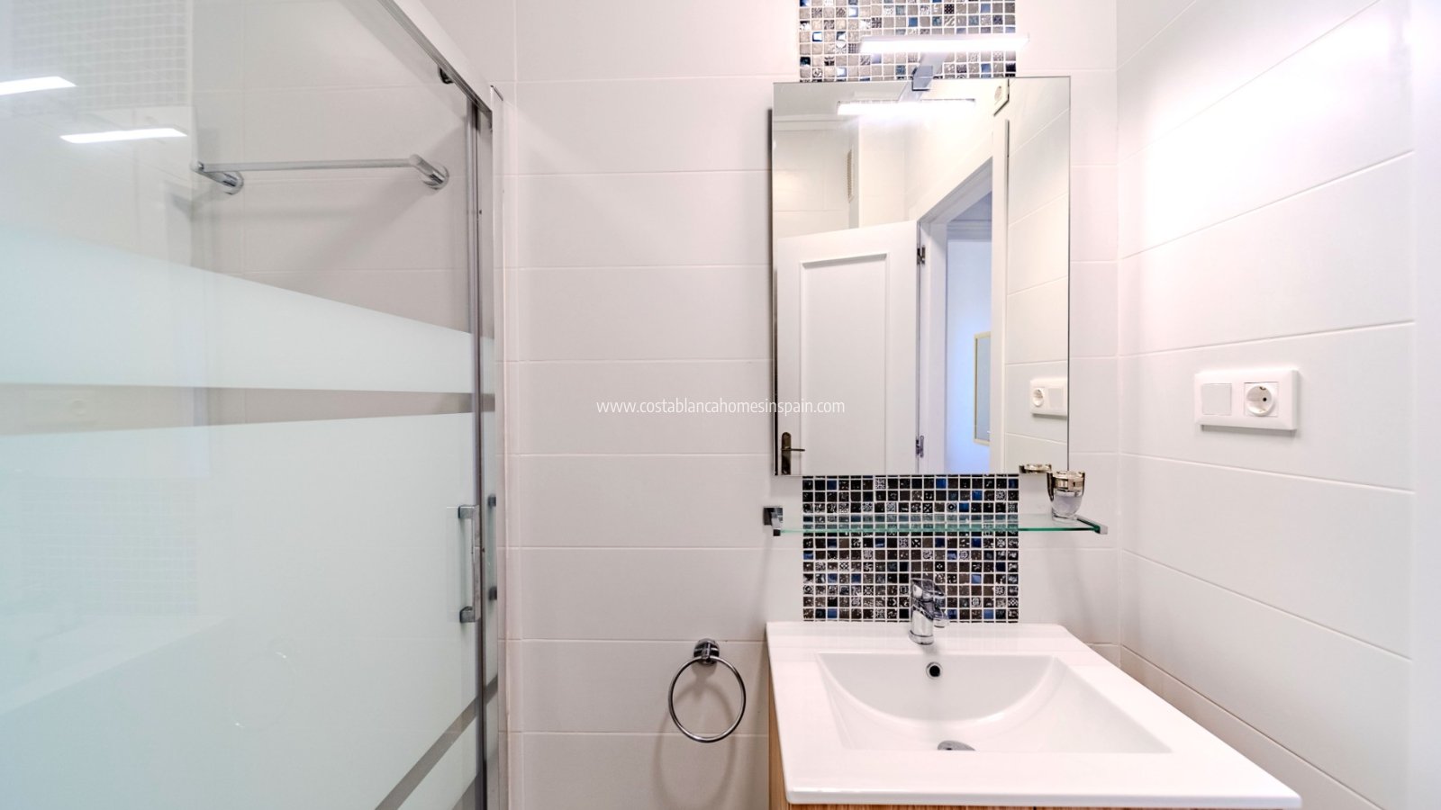 Resale - Apartment - Villamartin