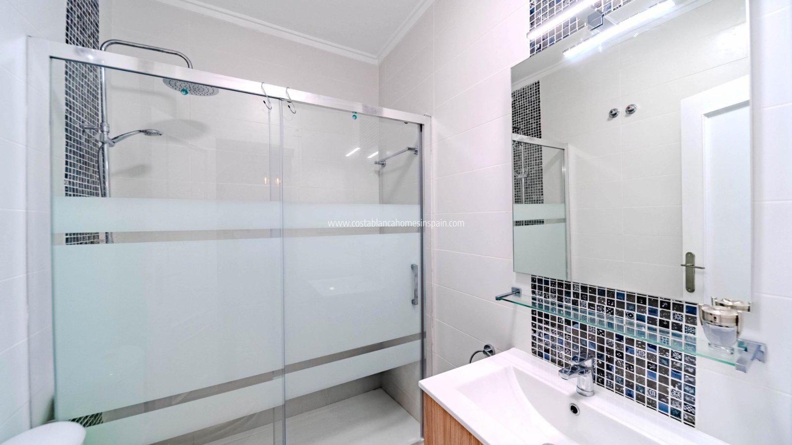 Resale - Apartment - Villamartin