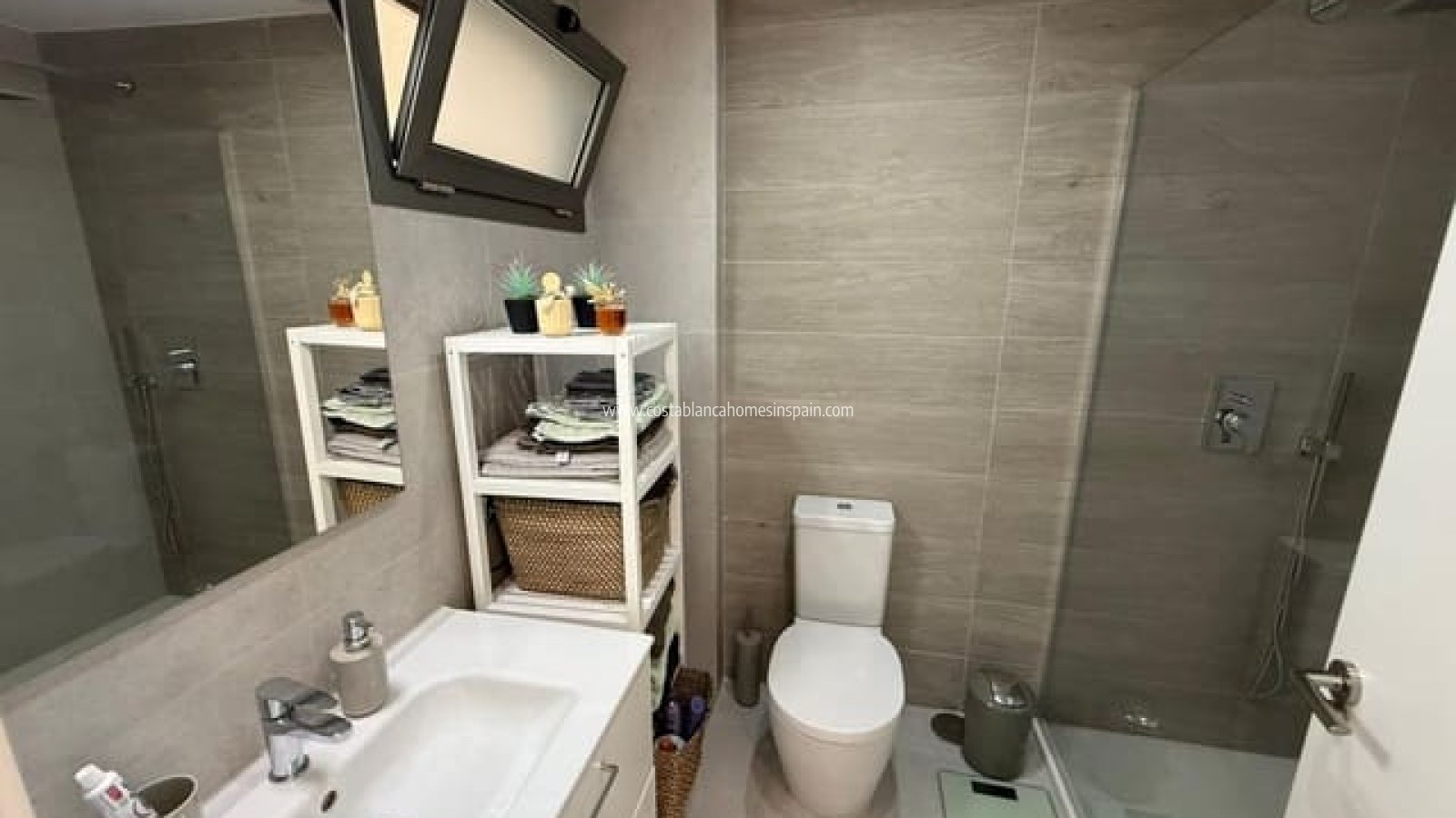 Resale - Apartment - Villamartin