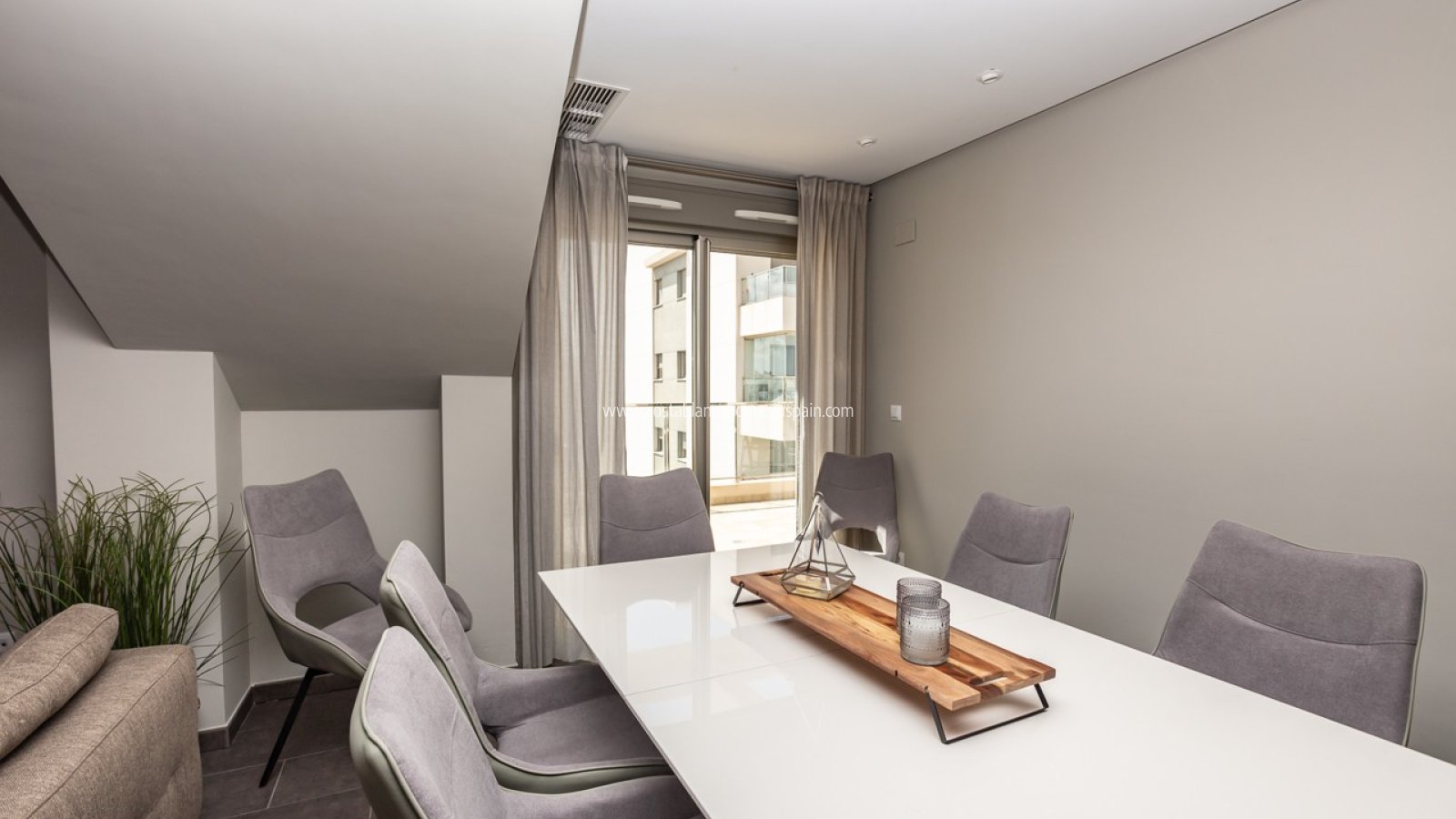 Resale - Apartment - Villamartin