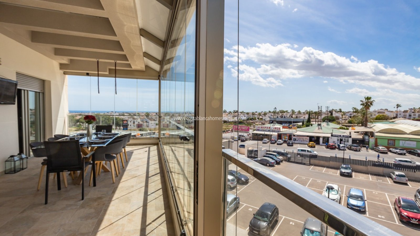 Resale - Apartment - Villamartin