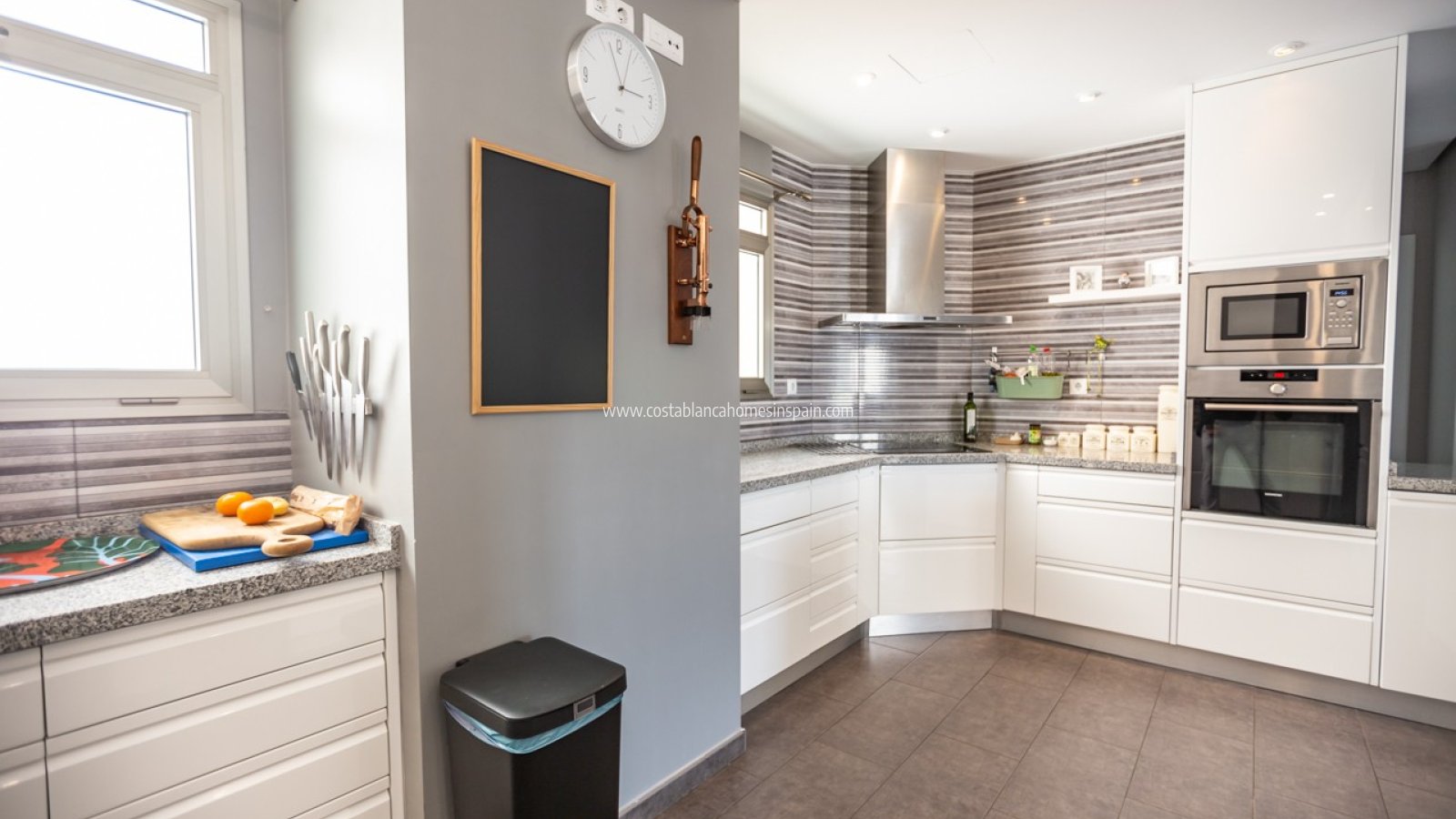 Resale - Apartment - Villamartin