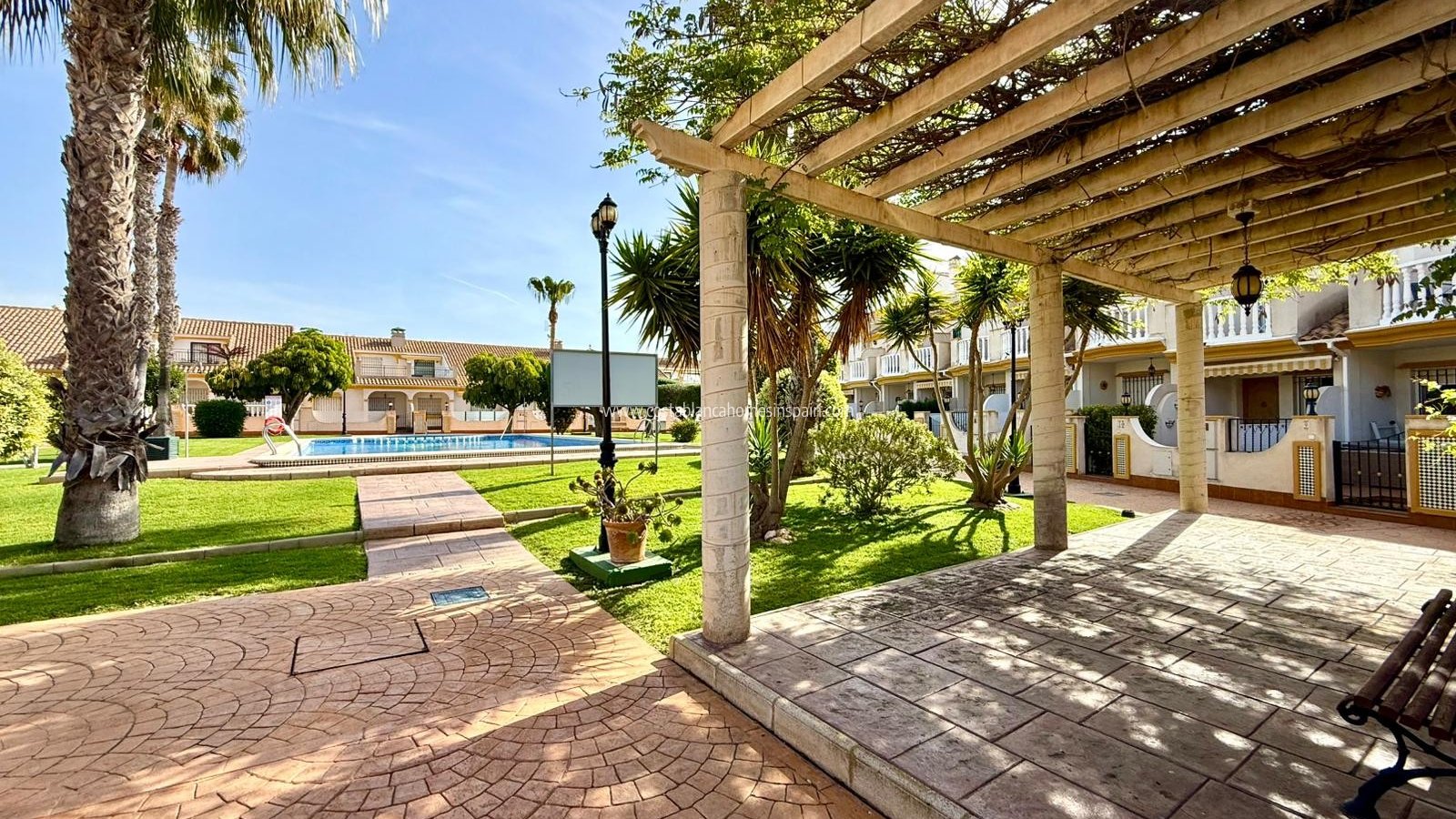 Resale - Bungalow - Cabo Roig