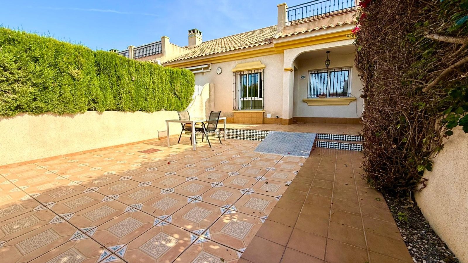 Resale - Bungalow - Cabo Roig