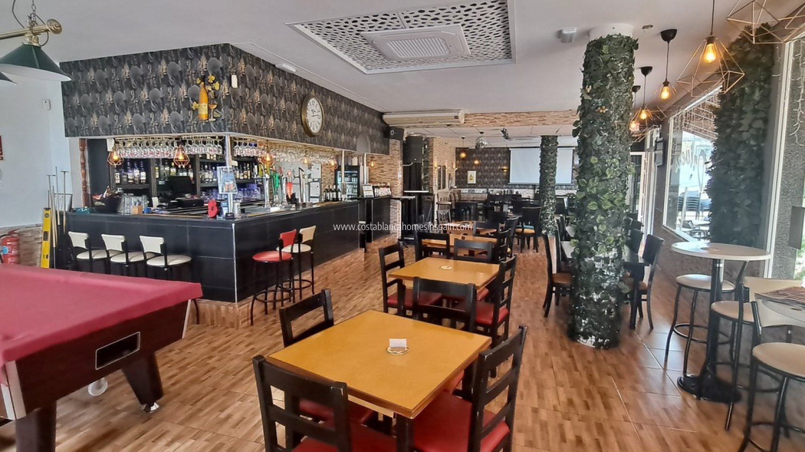 Resale - Commercial - Villamartin - Orihuela Costa