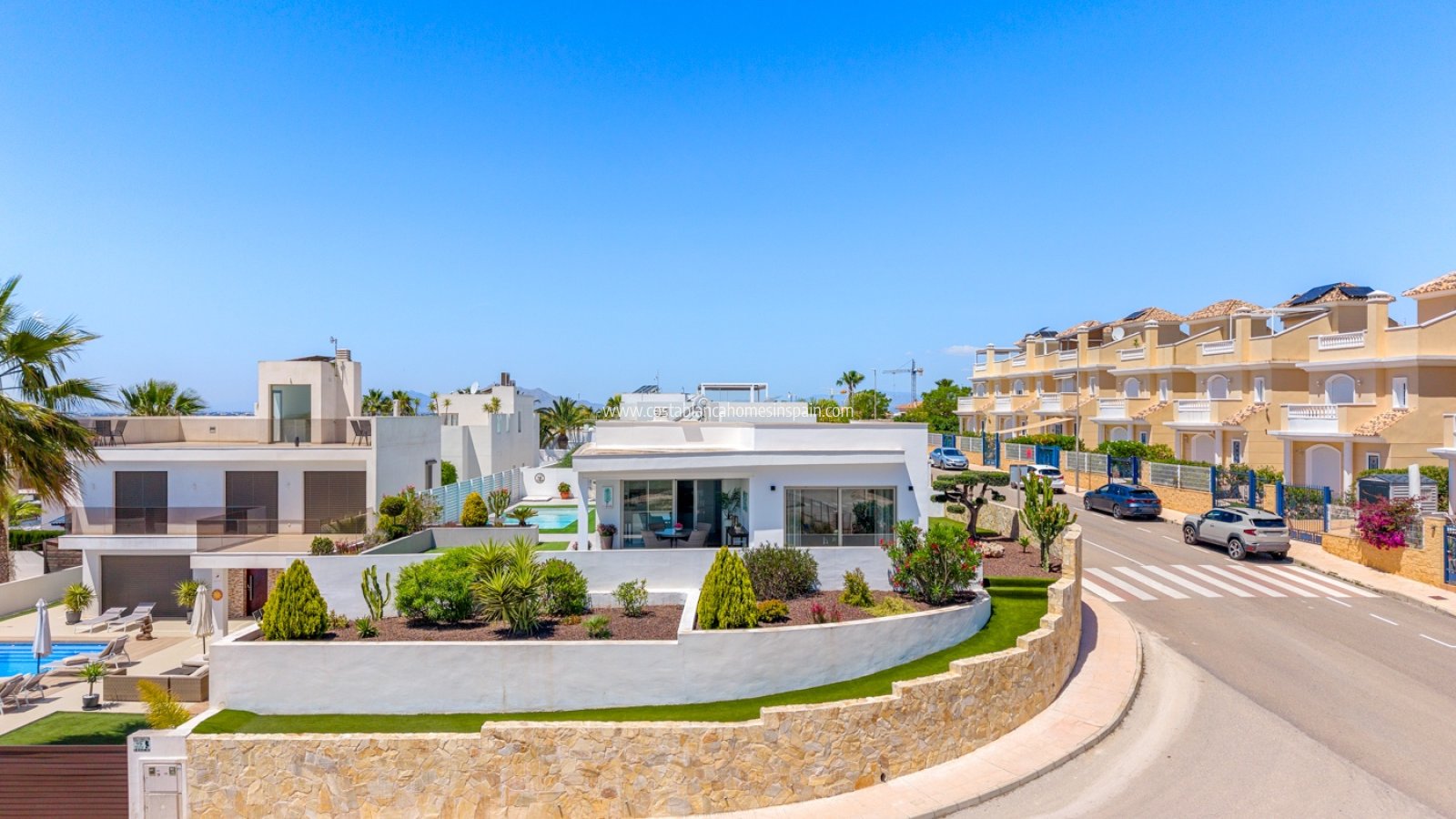 Resale - Detached Villa - La Marina