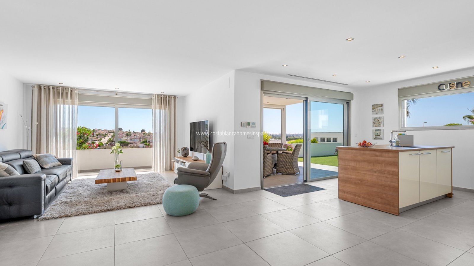 Resale - Detached Villa - La Marina