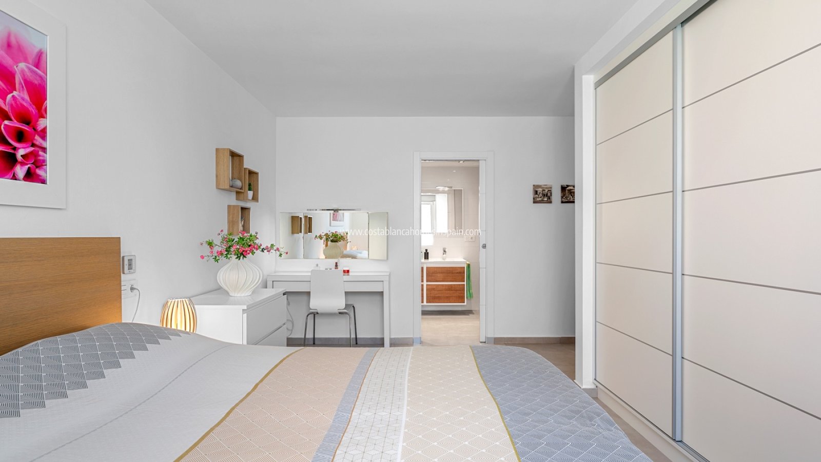 Resale - Detached Villa - La Marina