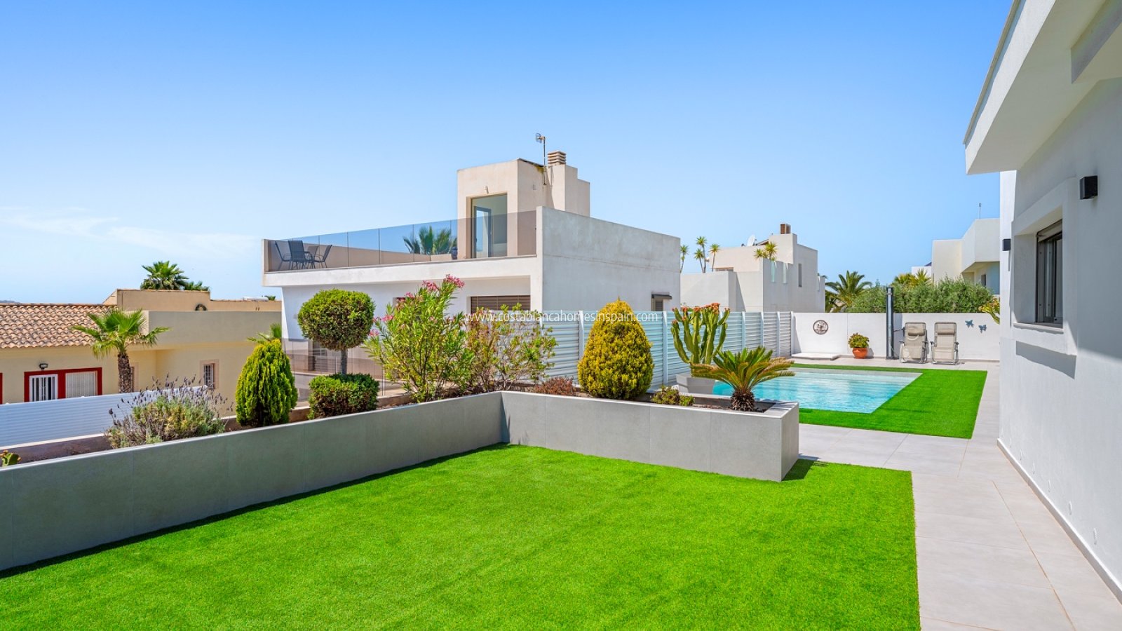 Resale - Detached Villa - La Marina