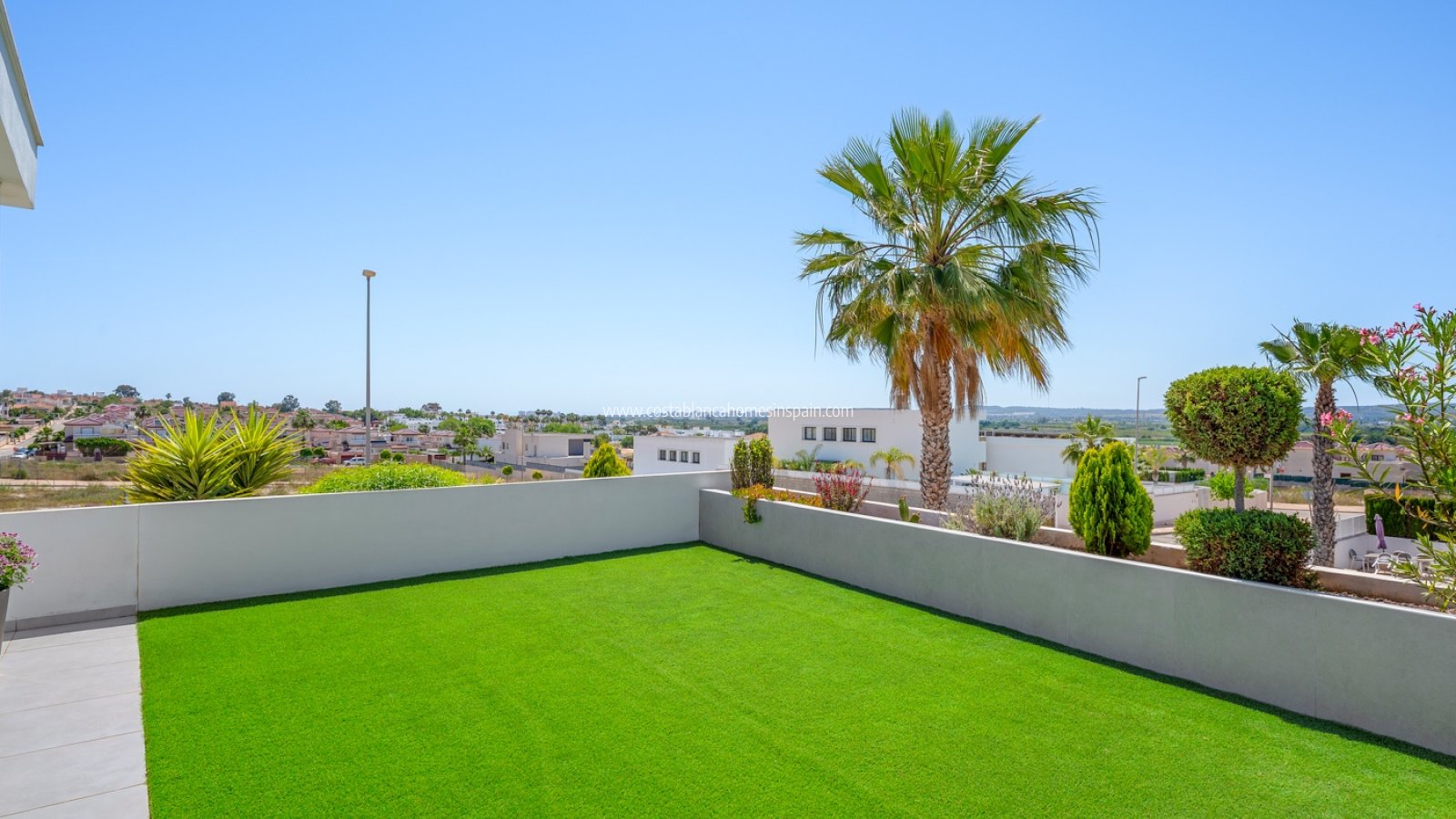 Resale - Detached Villa - La Marina