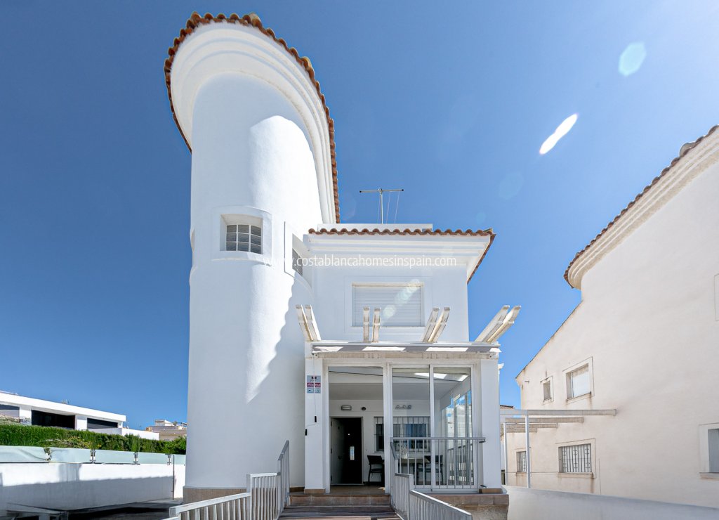 Resale - Detached Villa - La Marina