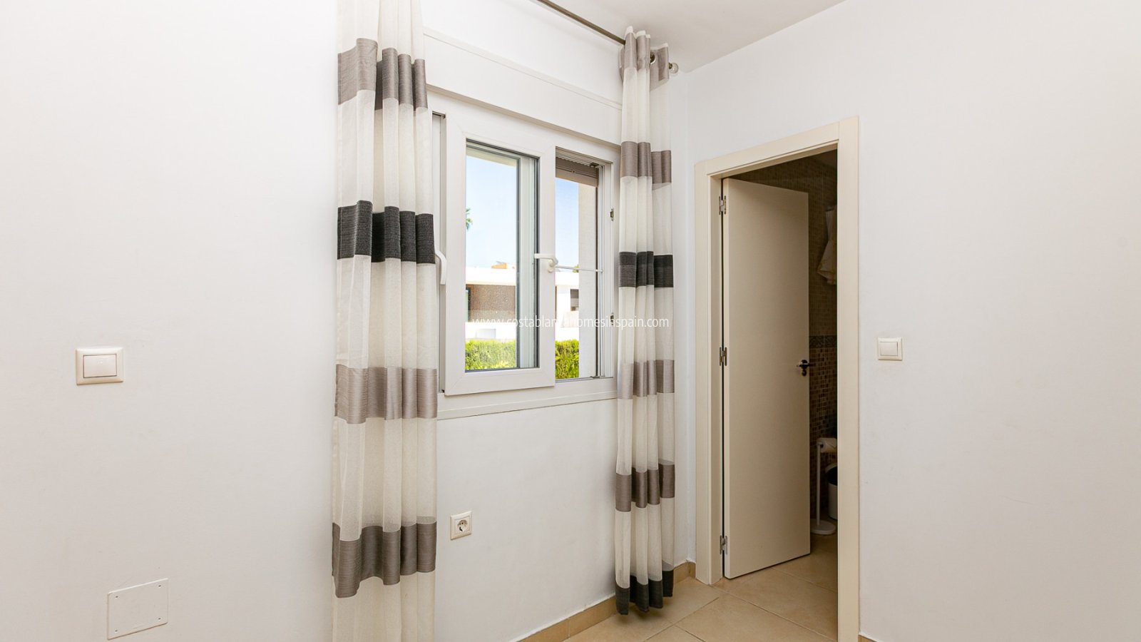 Resale - Detached Villa - La Marina