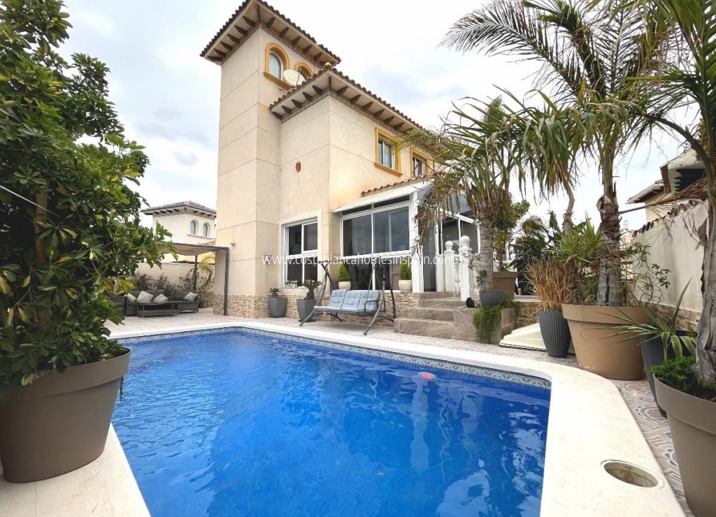 Resale - Detached Villa - Orihuela Costa - La Zenia