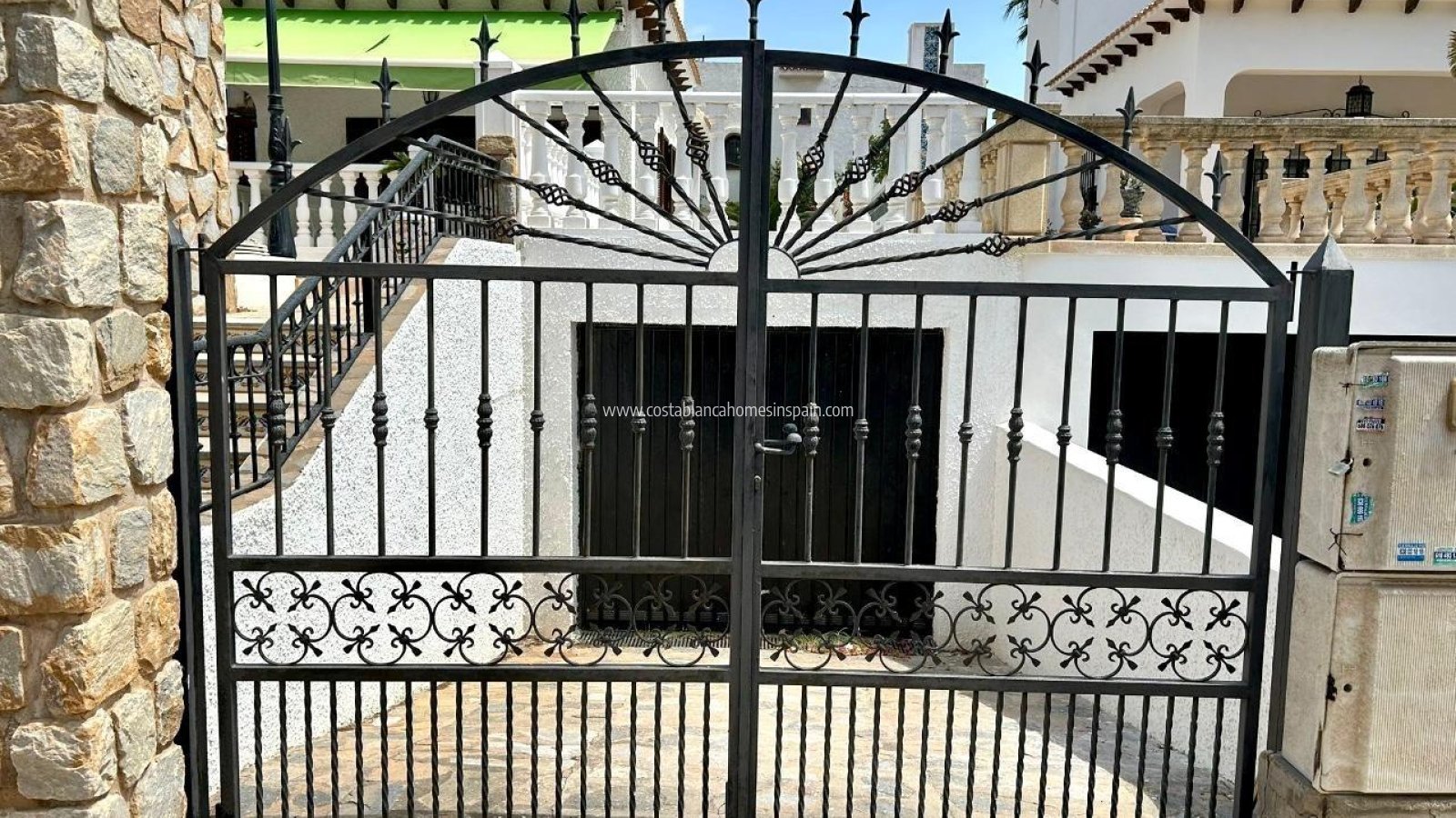 Resale - Detached Villa - Orihuela Costa - La Zenia