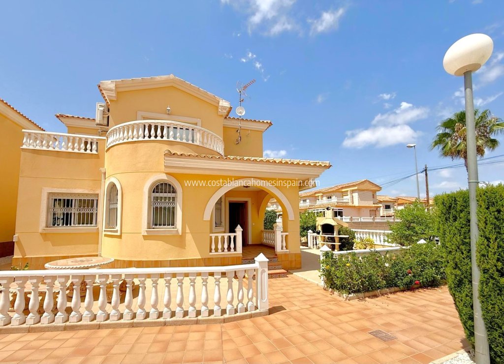 Resale - Detached Villa - Orihuela Costa - Villamartin