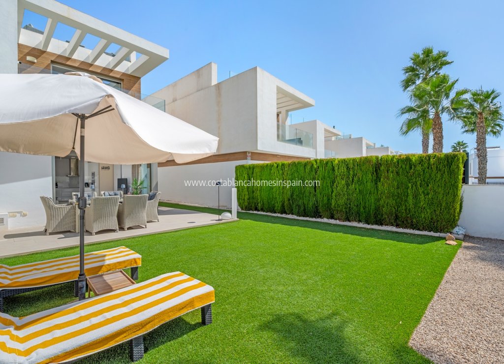 Resale - Detached Villa - Orihuela Costa - Villamartin