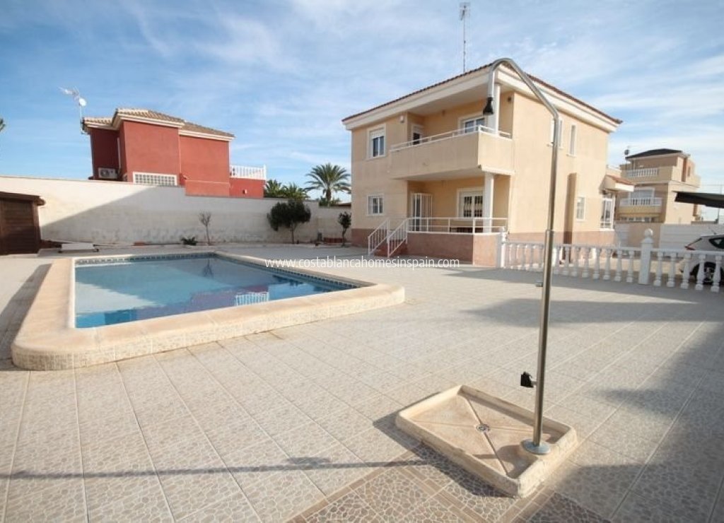 Resale - Detached Villa - Torrevieja - Aguas Nuevas