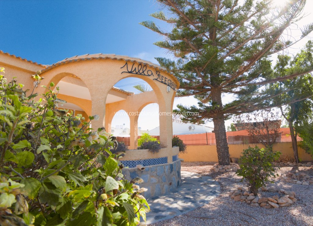 Resale - Detached Villa - Torrevieja - La Siesta