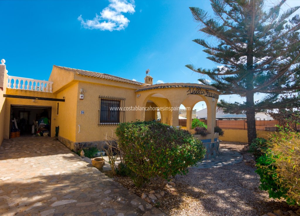 Resale - Detached Villa - Torrevieja - La Siesta