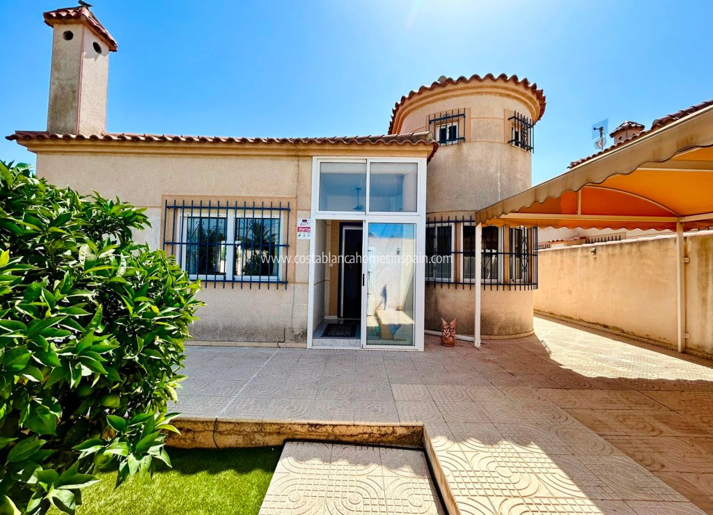 Resale - Detached Villa - Torrevieja - Urbanización San Luis