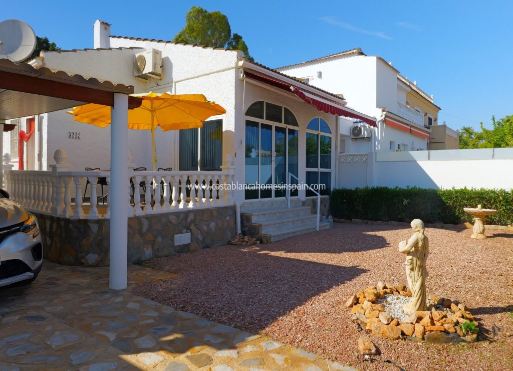 Resale - Detached Villa - Torrevieja - Urbanización San Luis