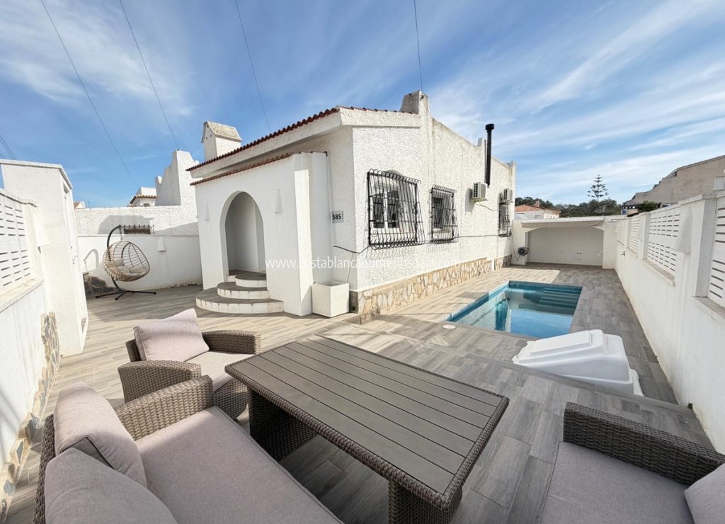 Resale - Detached Villa - Villamartin - Blue Lagoon