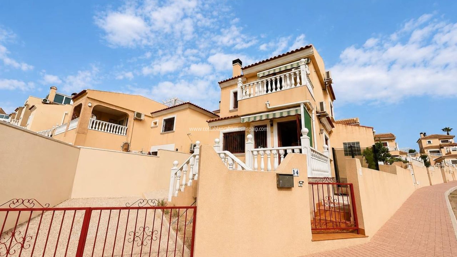 Resale - Detached Villa - Villamartin - BLUE LAGOON