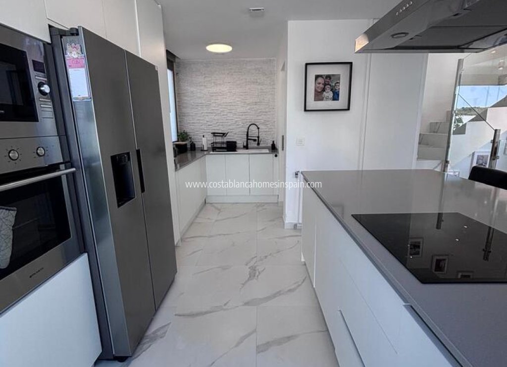 Resale - Detached Villa - Villamartin - Pau 8