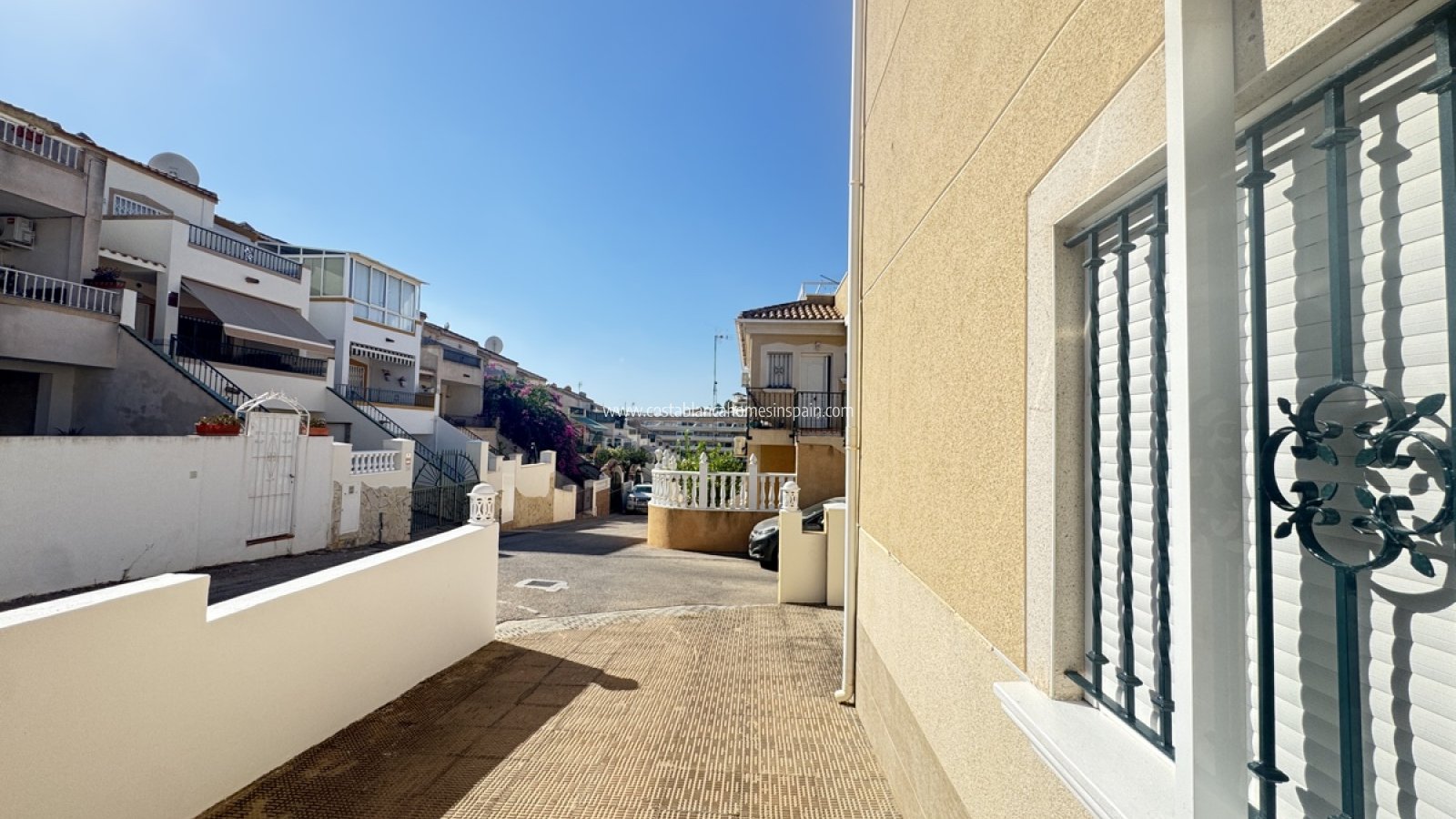 Resale - Detached Villa - Villamartin