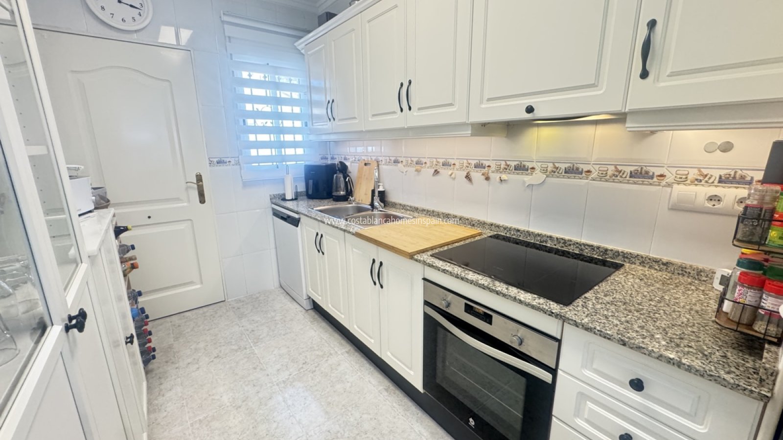 Resale - Detached Villa - Villamartin