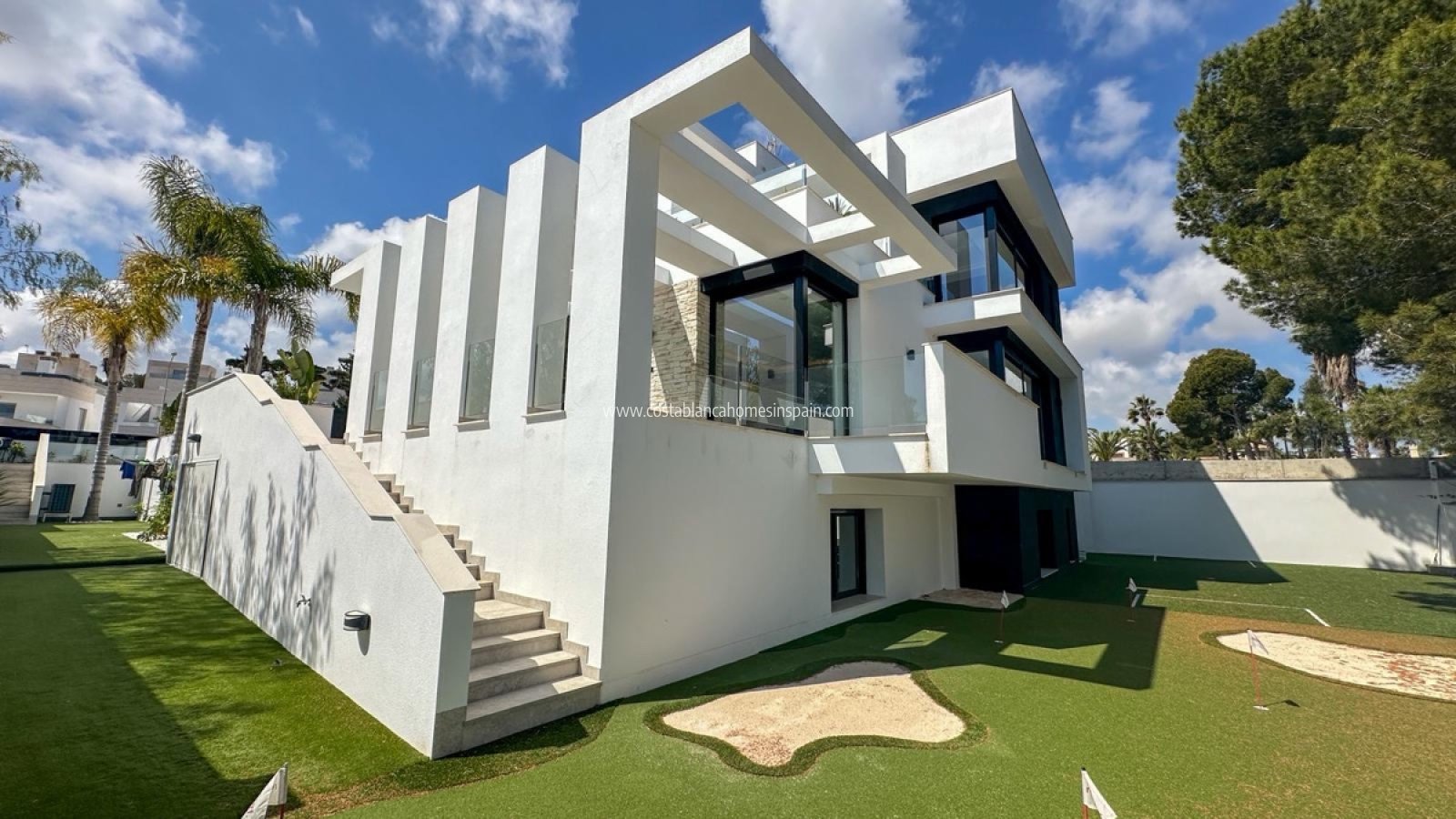 Resale - Detached Villa - Villamartin