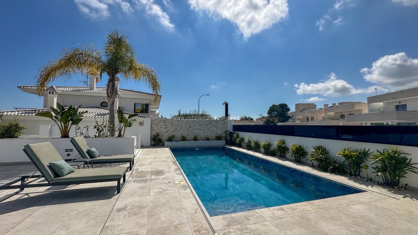 Resale - Detached Villa - Villamartin