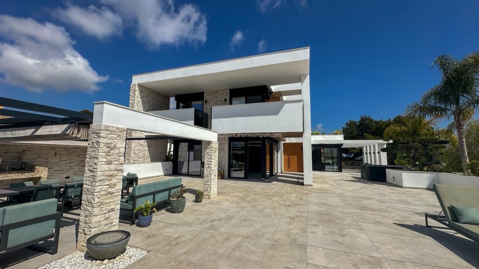 Resale - Detached Villa - Villamartin