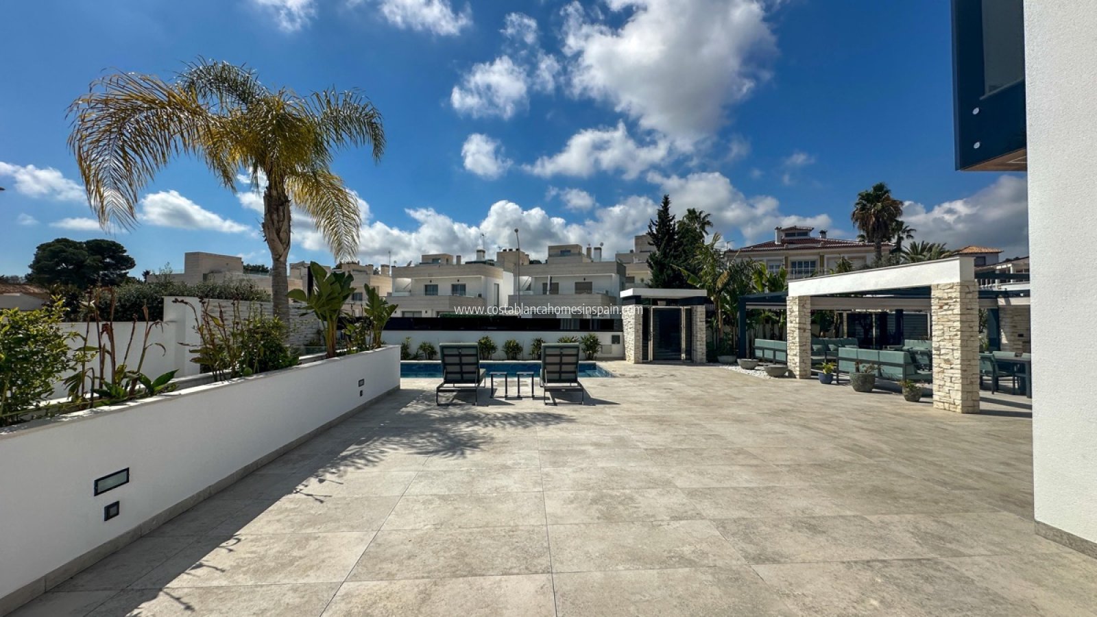 Resale - Detached Villa - Villamartin