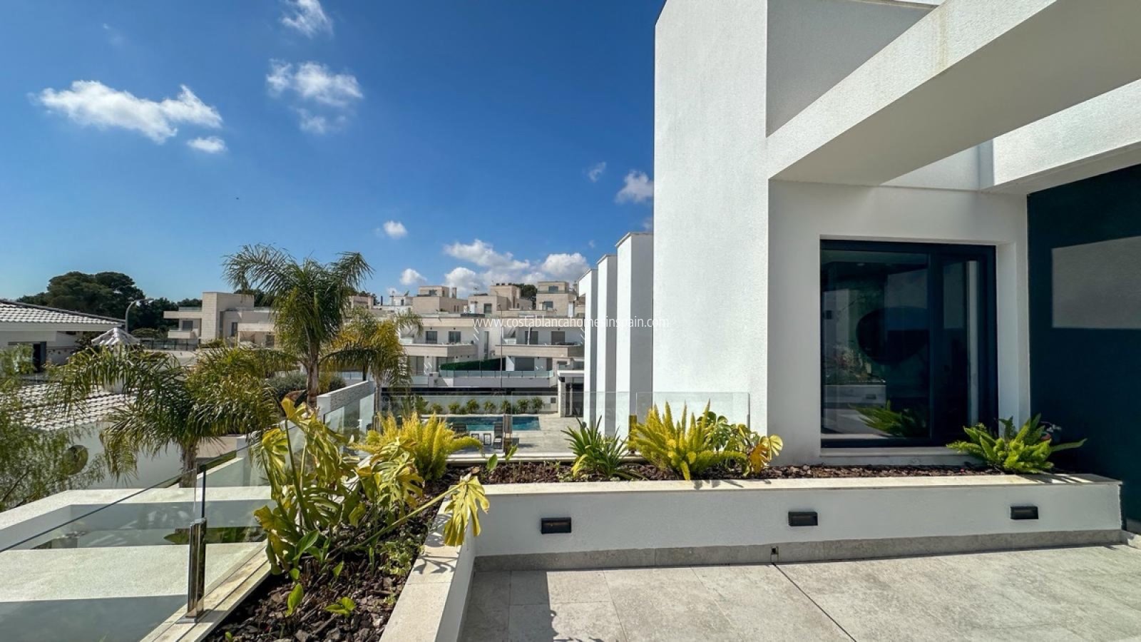 Resale - Detached Villa - Villamartin