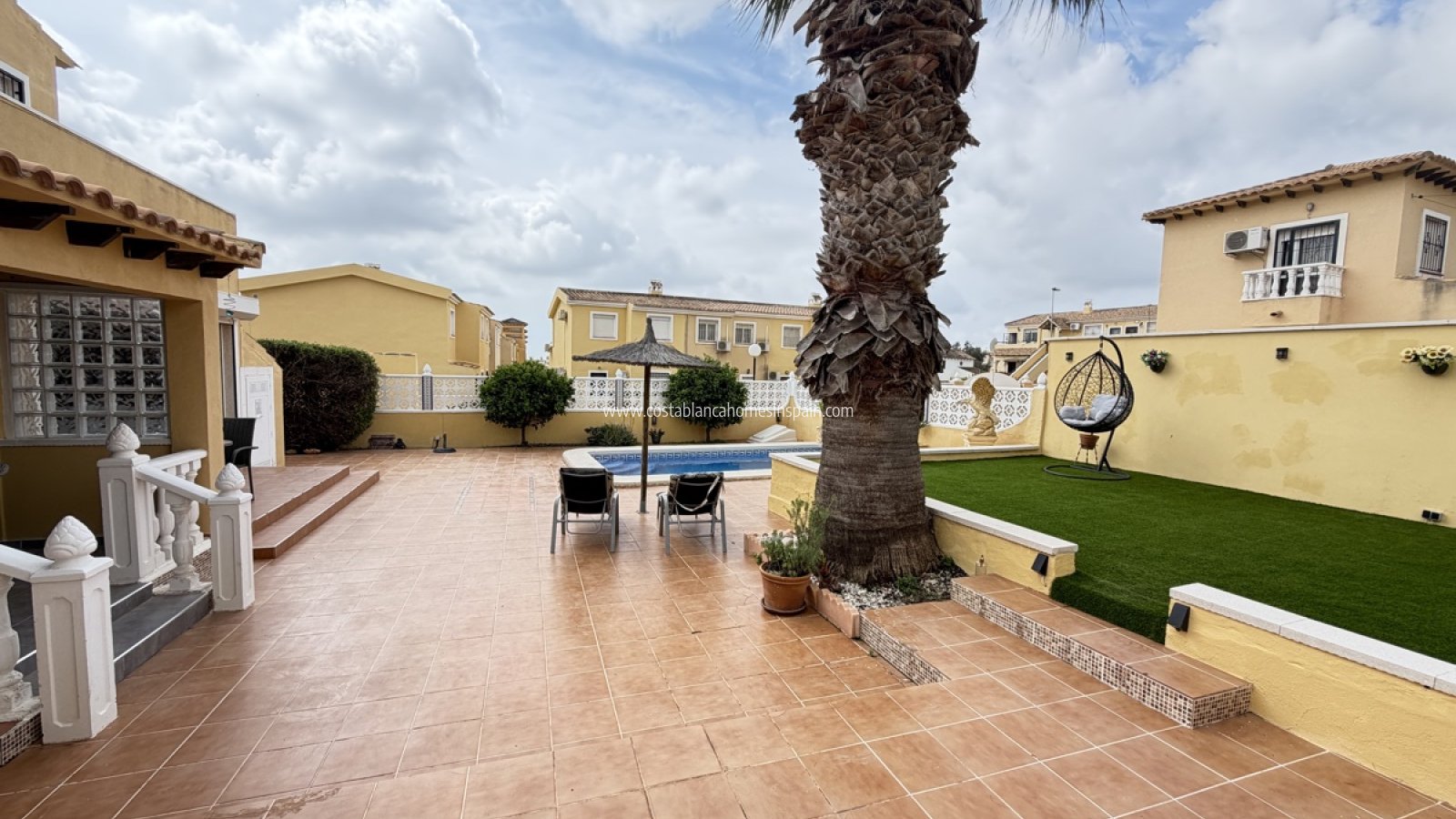 Resale - Detached Villa - Villamartin