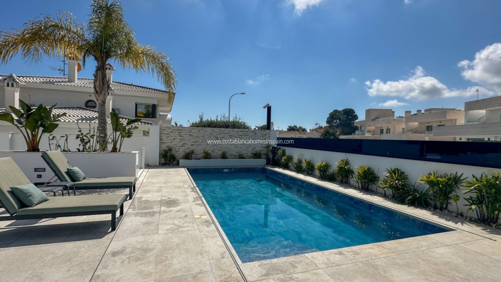 Resale - Detached Villa - Villamartin