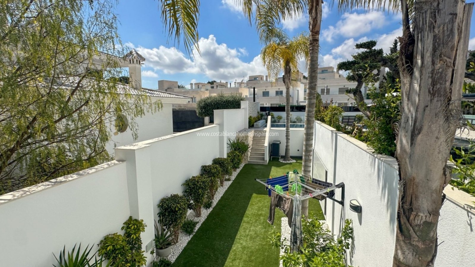 Resale - Detached Villa - Villamartin